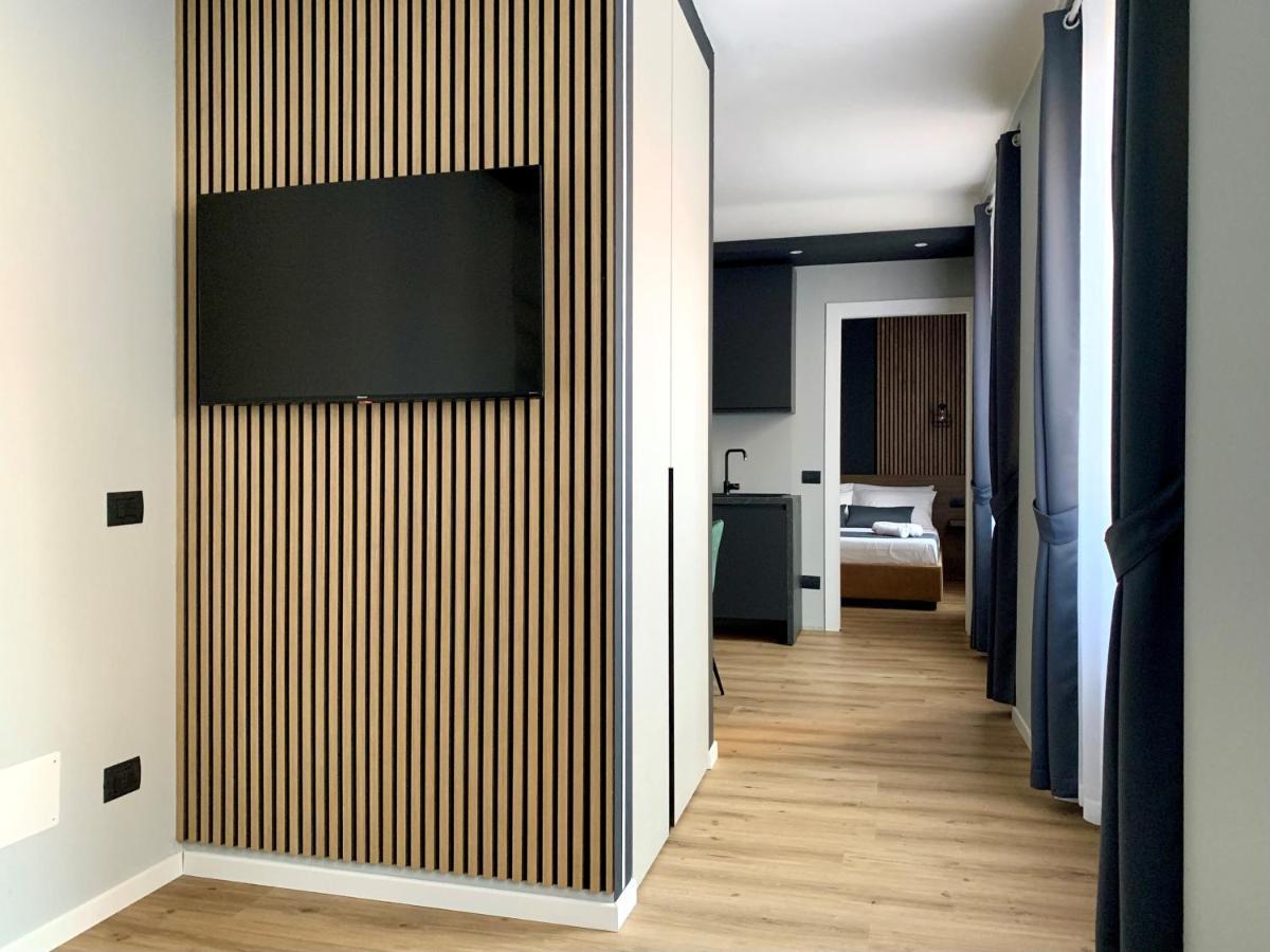 Prestige Duomo Apartment - Lake โกโม ภายนอก รูปภาพ